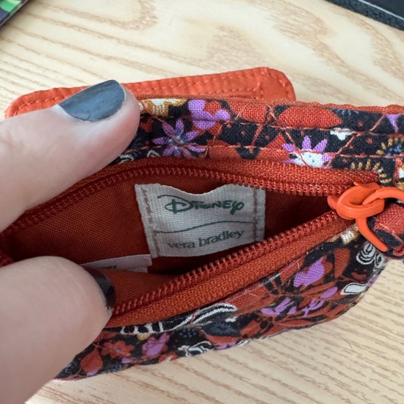 Disney x Vera Bradley wallet - Picture 2 of 5